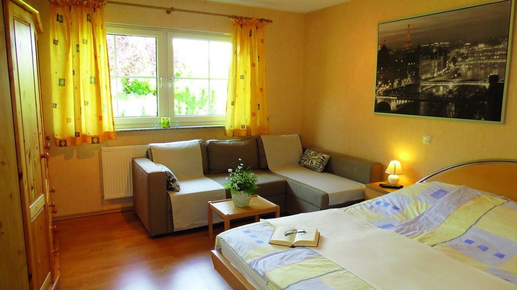 Wellness Apartments Sophienhöhe AM TEICH Mechernich Zimmer foto